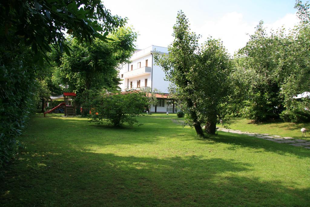 Hotel La Bussola Marina di Massa Exteriör bild