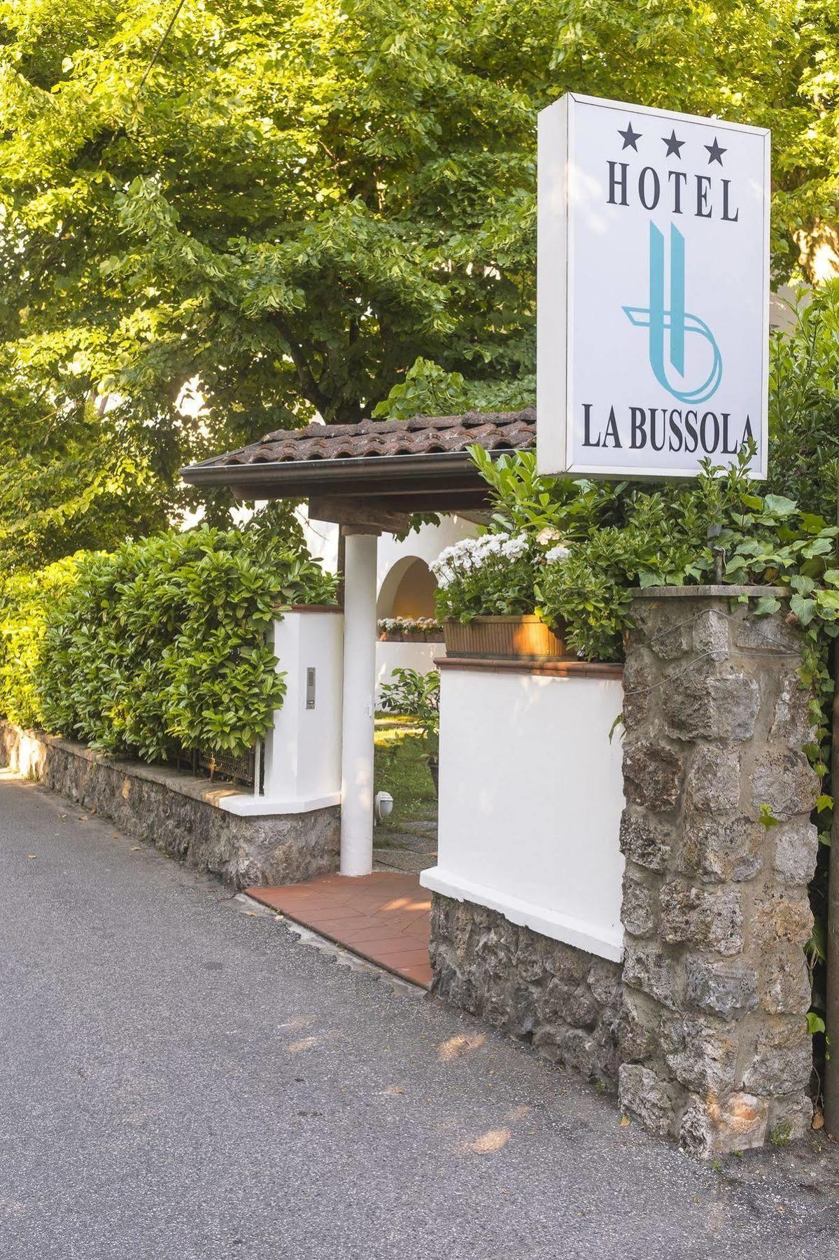 Hotel La Bussola Marina di Massa Exteriör bild